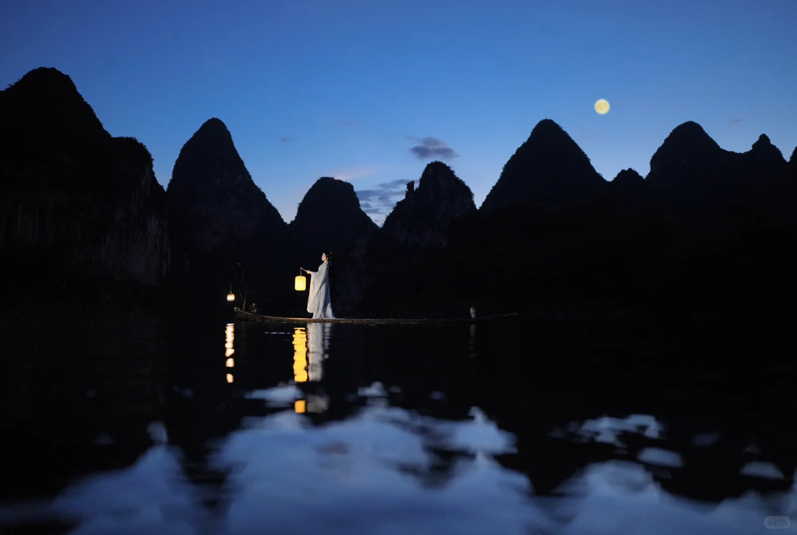 阳朔竹筏🌧️烟雨江上