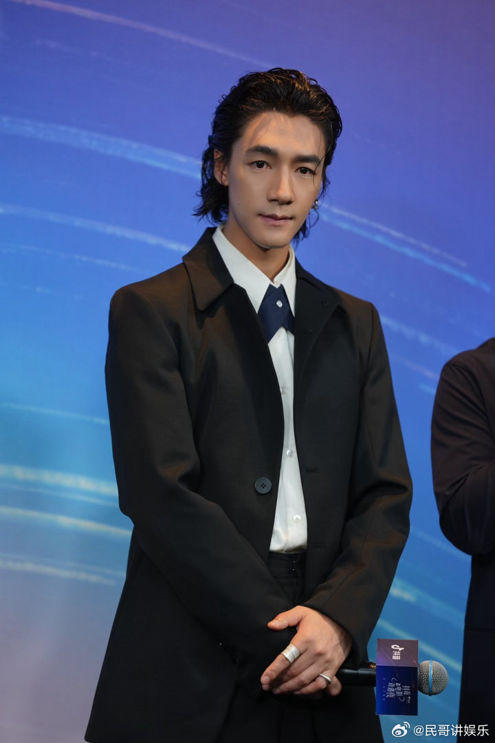 此沙电影奇遇夜生图昨日奇遇夜现场抓拍，360度贴心饭撒太戳人，一人诠释三种角色，