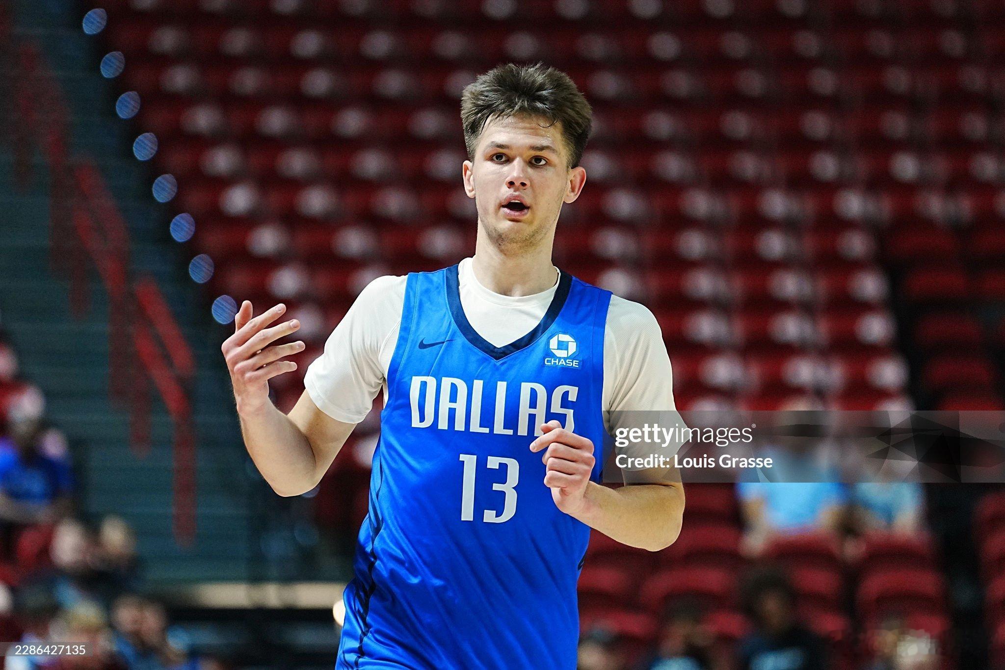 MFFL 夏季联赛第5场，我牛110比88战胜尼克斯。伊先科15分3篮板7助攻1