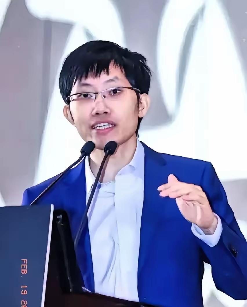 一觉醒来，梁文锋带着DeepSeek-R1把Nature炸上热搜！中国大模型首次