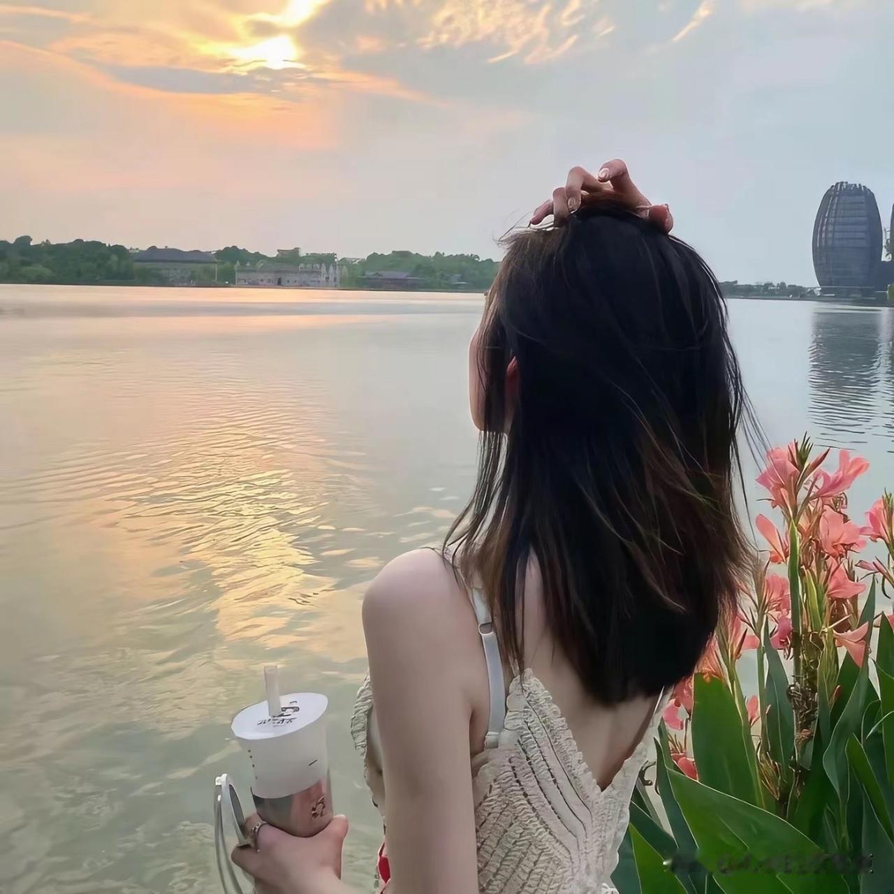 男人不要再跟你的媳妇吵架了

吵赢了对你没什么好处

不仅把她的心伤了，还会让两