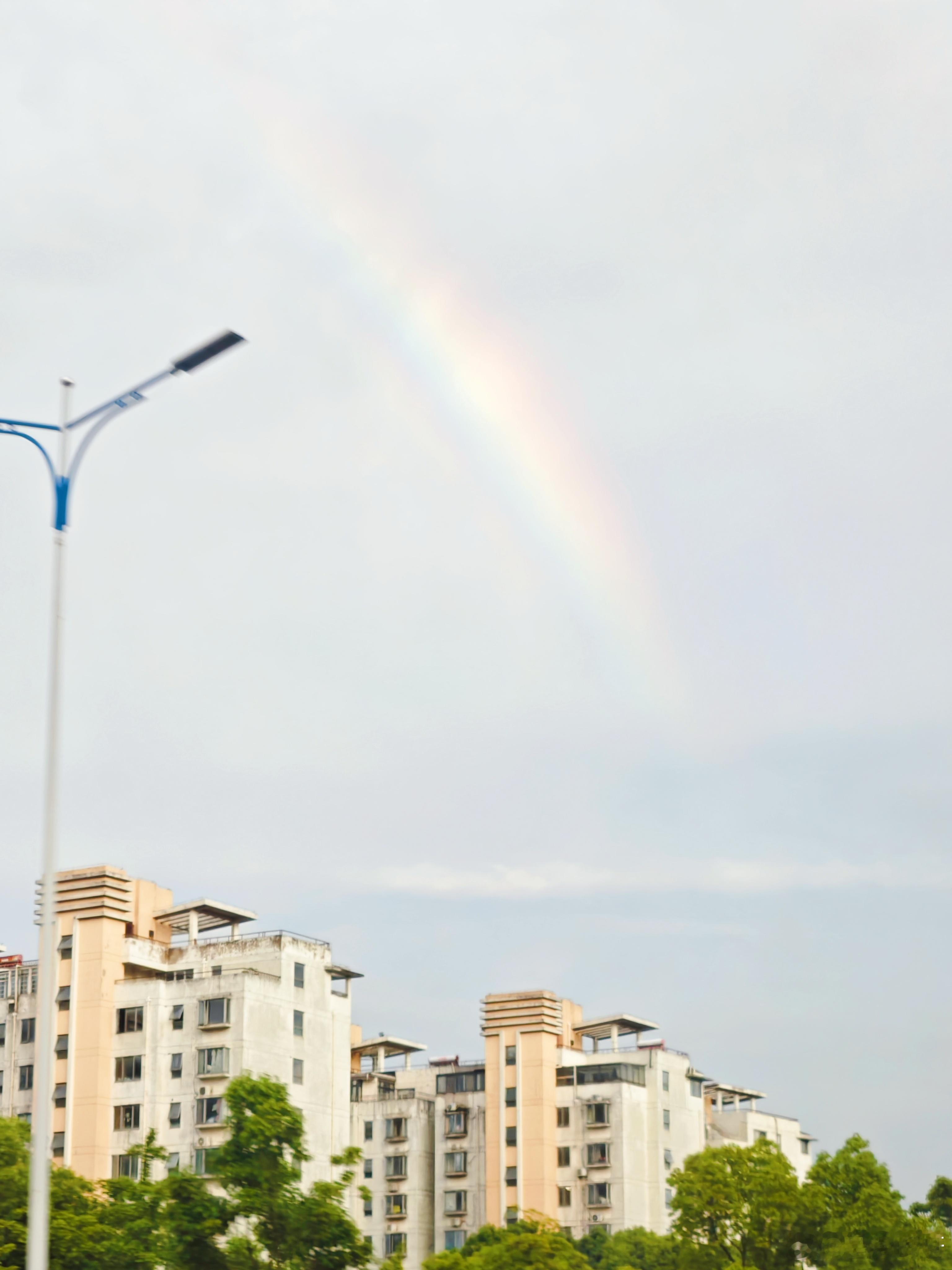 一出门就看到彩虹啦🌈 ​​​