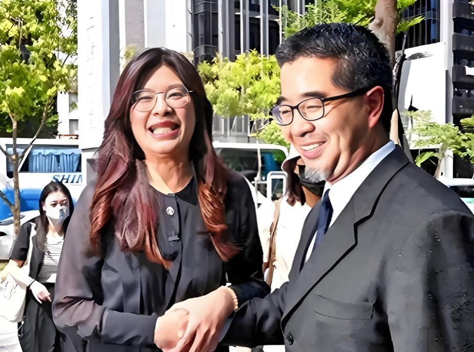 国民党副主席萧旭岑正式宣布，

4月14日，萧旭岑接受专访时宣布：国民党的“郑丽