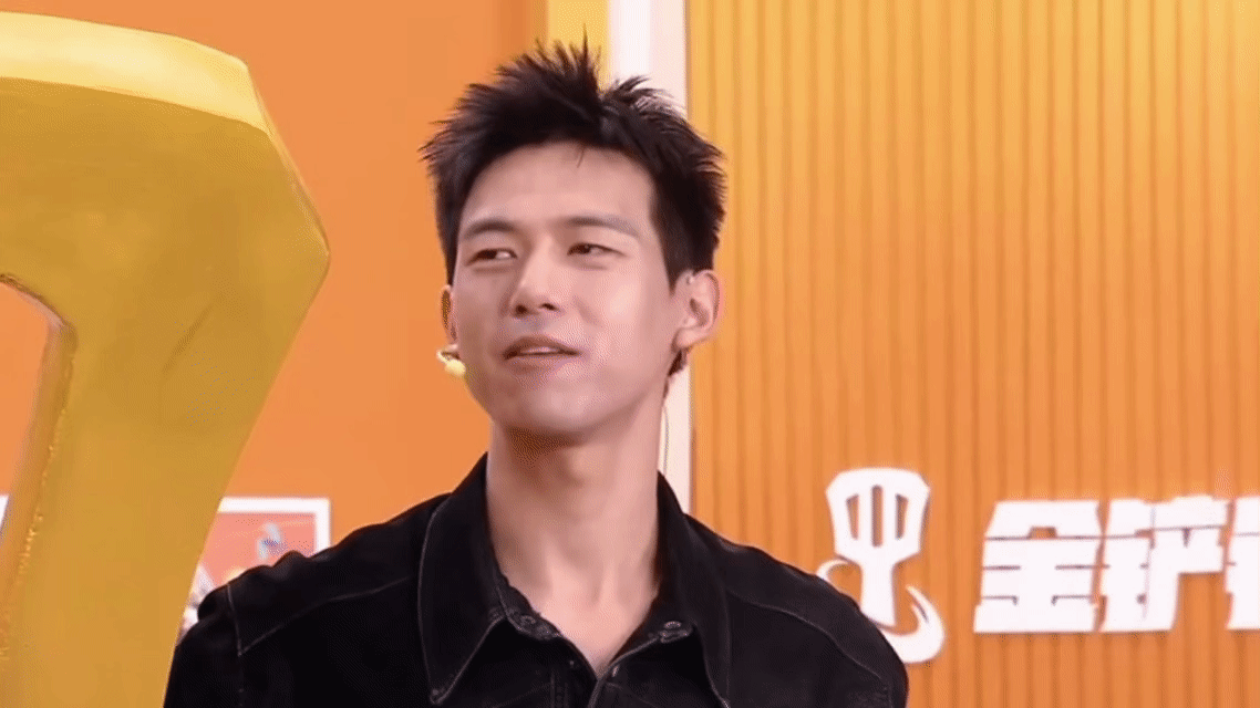 李现185的帅哥和185的铲子 笑不活了李现！别人秀身高靠对比，他直接找个185