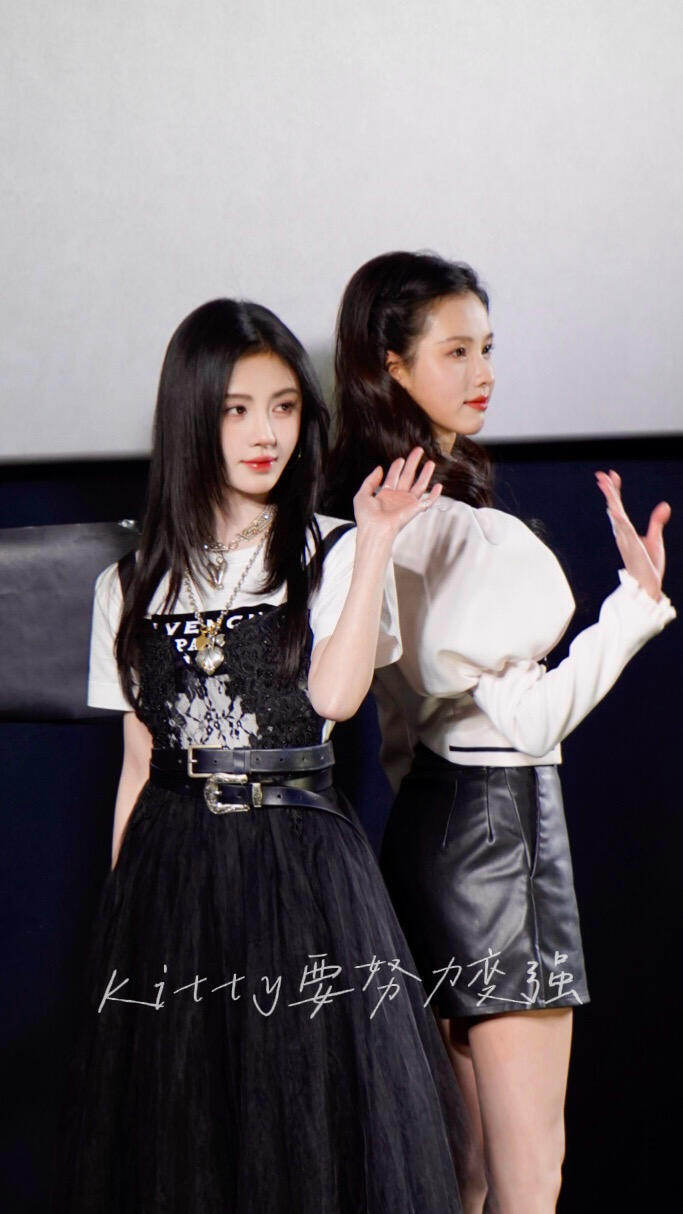 假如鞠婧祎陈都灵有一个女儿一张漂亮的脸后是另一张漂亮的脸🦊我将支持这个声音软软