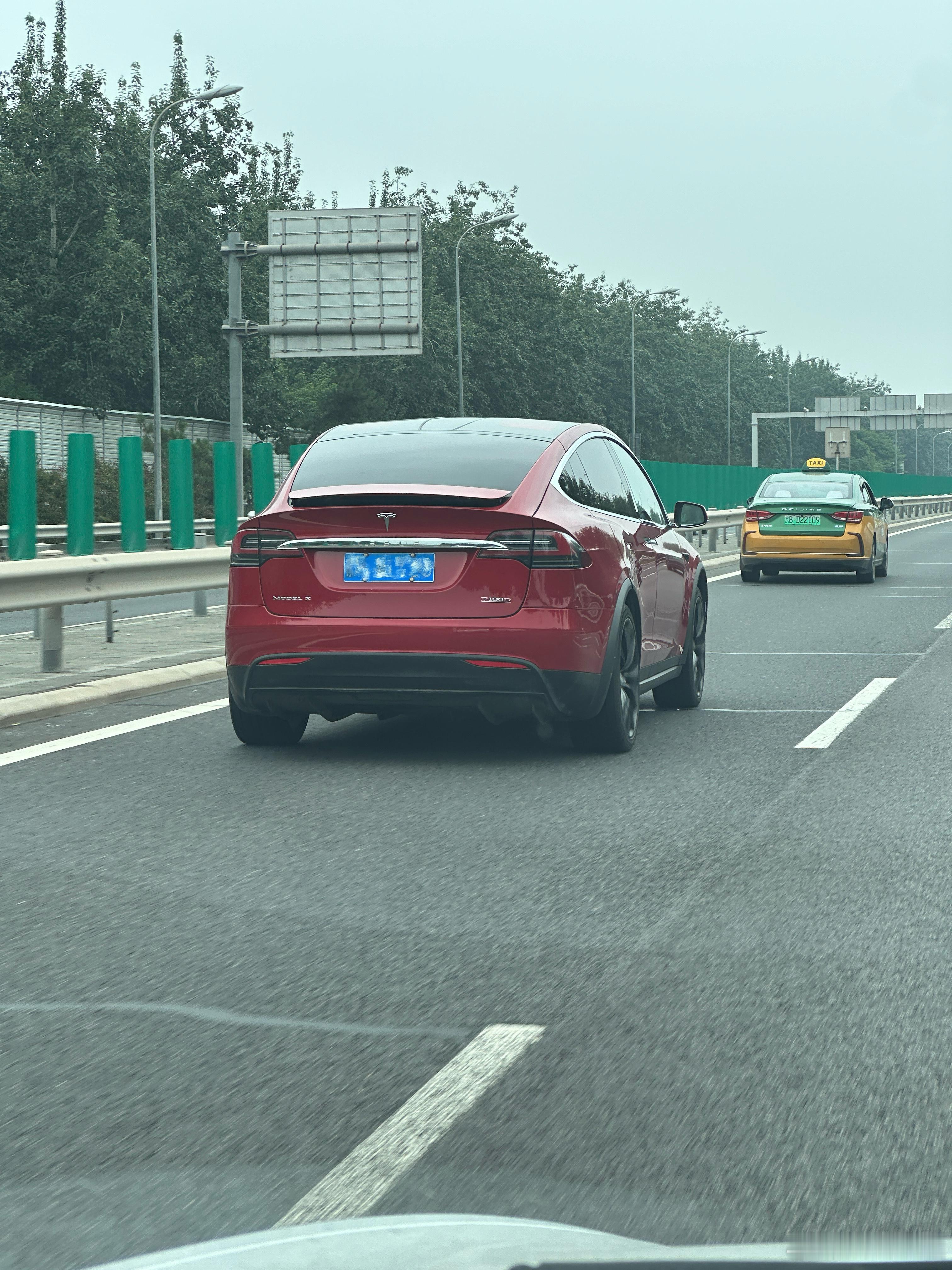 绝对老钱er！蓝牌 红车 特斯拉modelx 还是100D版本 北京
