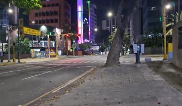 委内瑞拉彻底跟美国撕破脸了？代理总统罗德里格斯下了一道铁命令，全国警方全体动员，