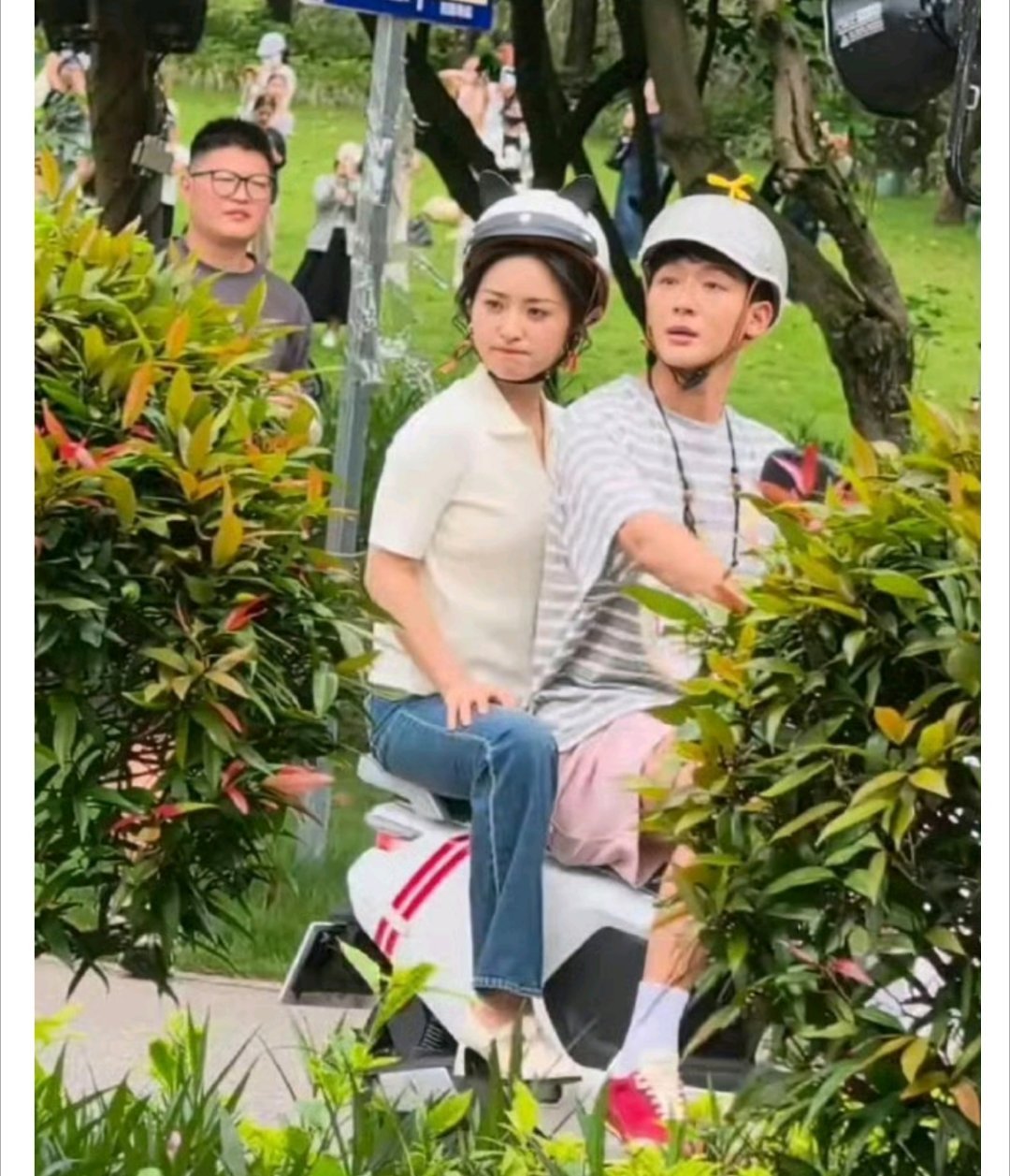 这俩演的是现偶？ 
