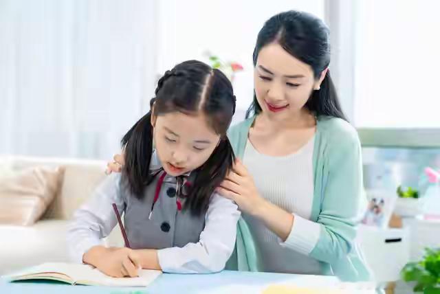 7成超时孩子用家长信息规避防沉迷家长缺位成孩子超时游戏主因2025年未成年人每周