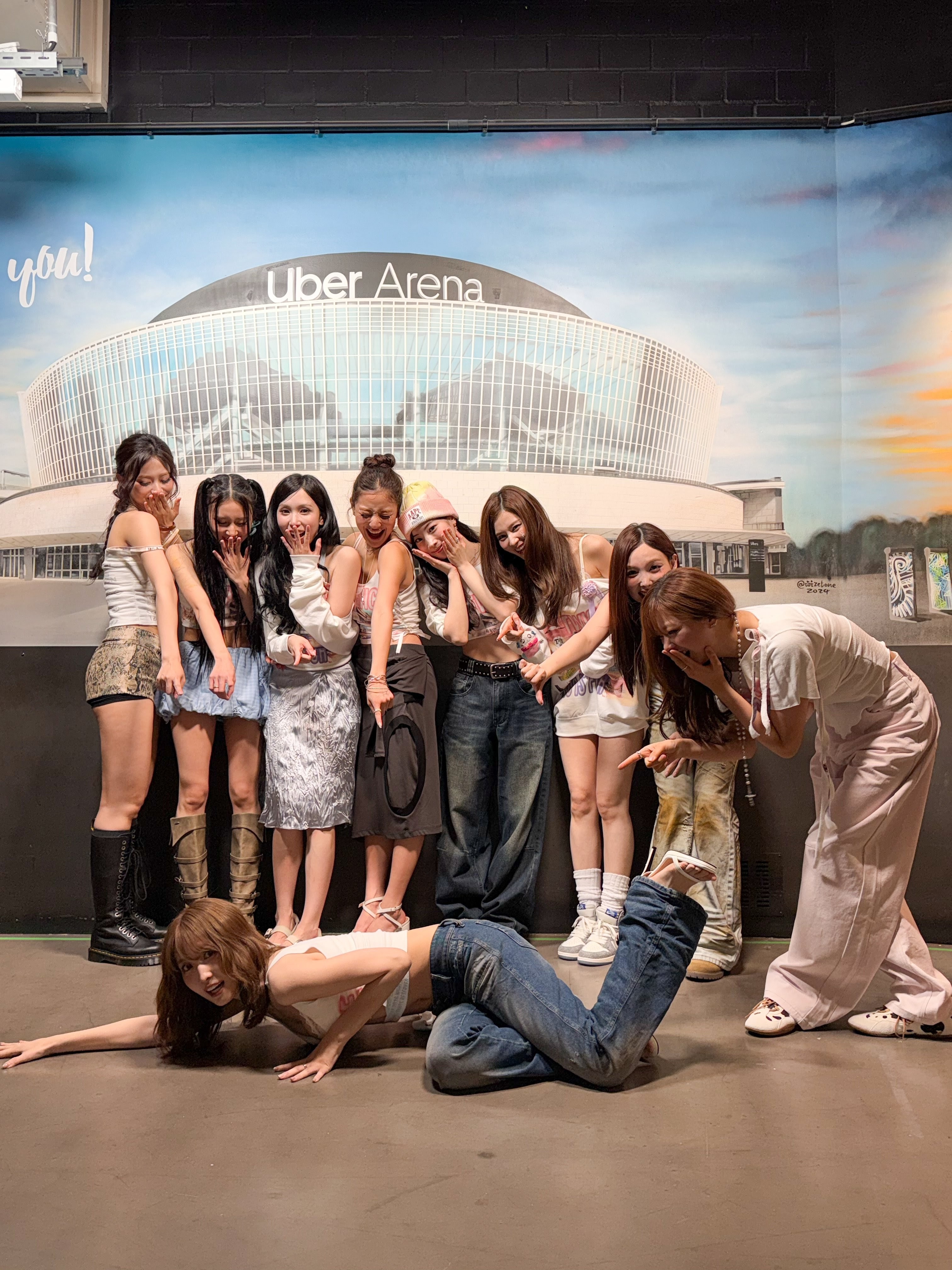 250524 官推.离了兔瓦斯谁逗万斯开心TWICE <THIS IS FOR>