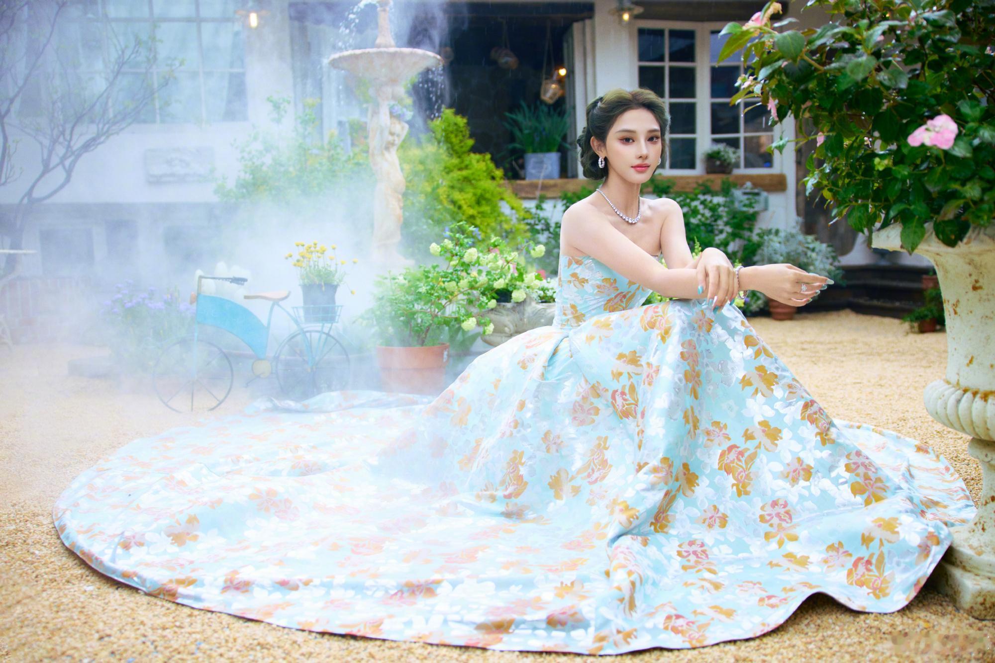 彭小苒北影节双重身份十八班武艺样样精通的女鹅 北影节开幕式