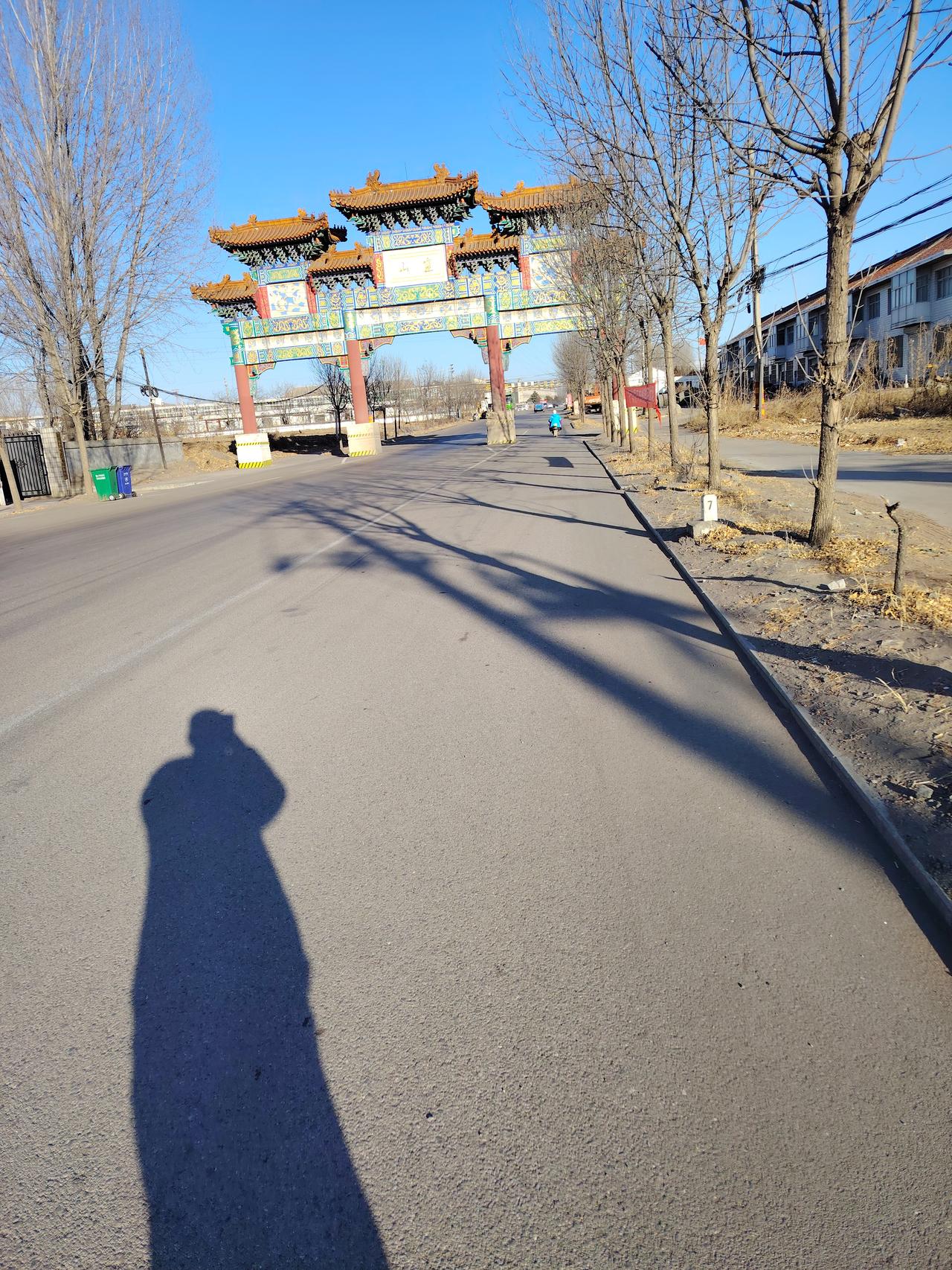 今年冬天的不同 今年冬天格外不同，影落长街，古韵入画来的场景在山西多地真实上演。