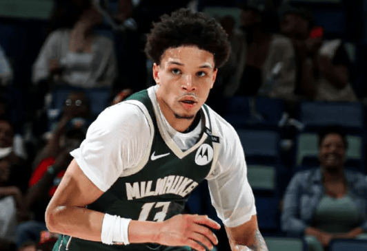 活力无限！罗林斯半场6投4中得到8分4篮板4助攻1抢断