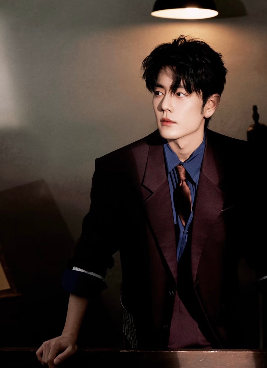 肖战 这群显眼包给我整这么大屏肖战看到大屏那瞬间的表情，我能笑一年！ 