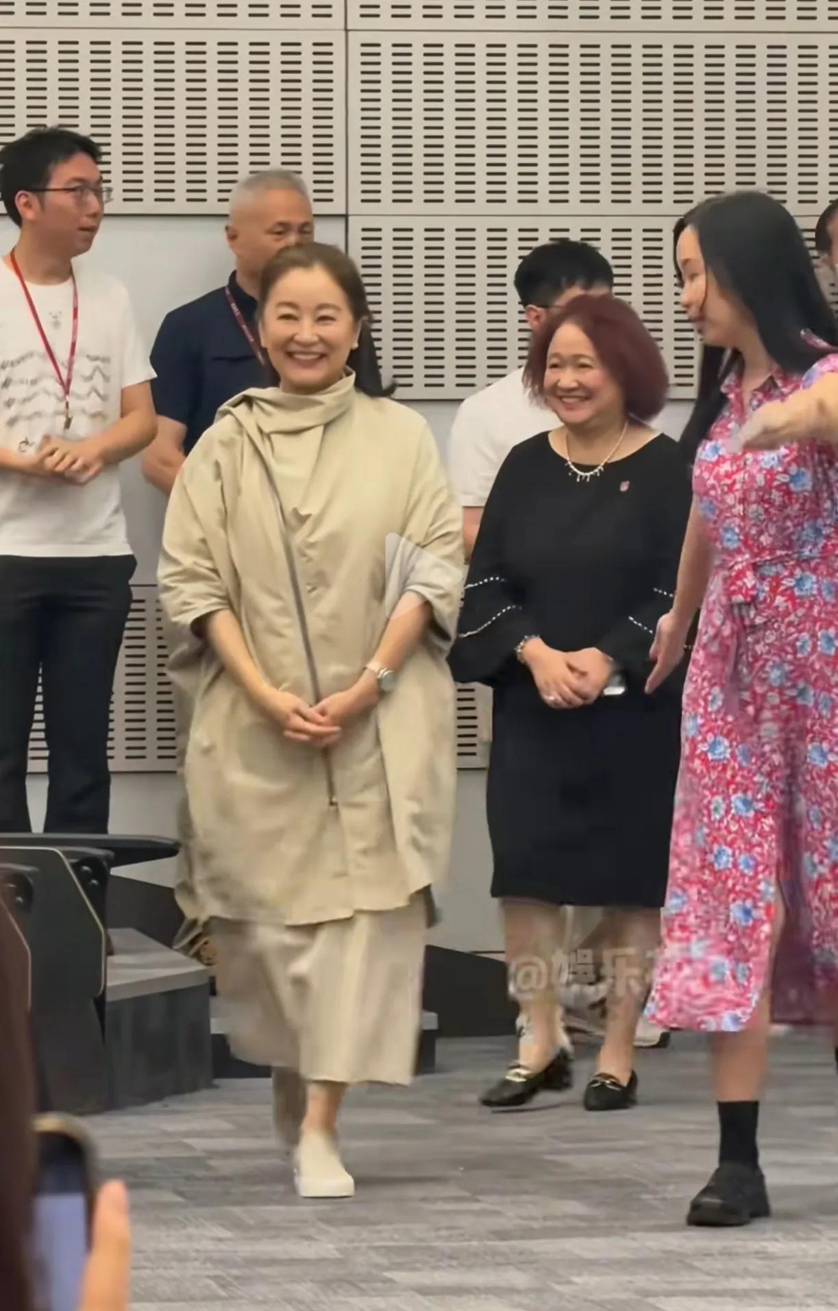 72岁的林青霞，还是那么的有气质，岁月从不败美人。