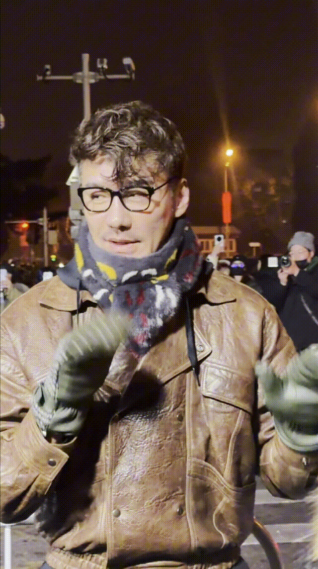 胡兵一步一步一步一步 从容来自步步扎实，底气源于久久为功。从世界T台到央视春晚，