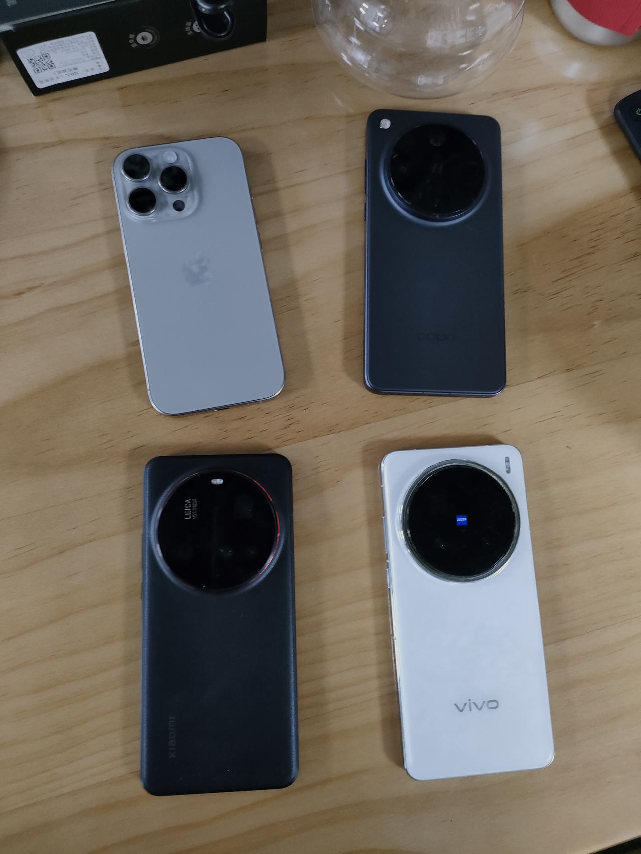 苹果米OV四台旗舰都在这了，外观选谁？

刚刚收到了四家不同品牌的旗舰手机，外观