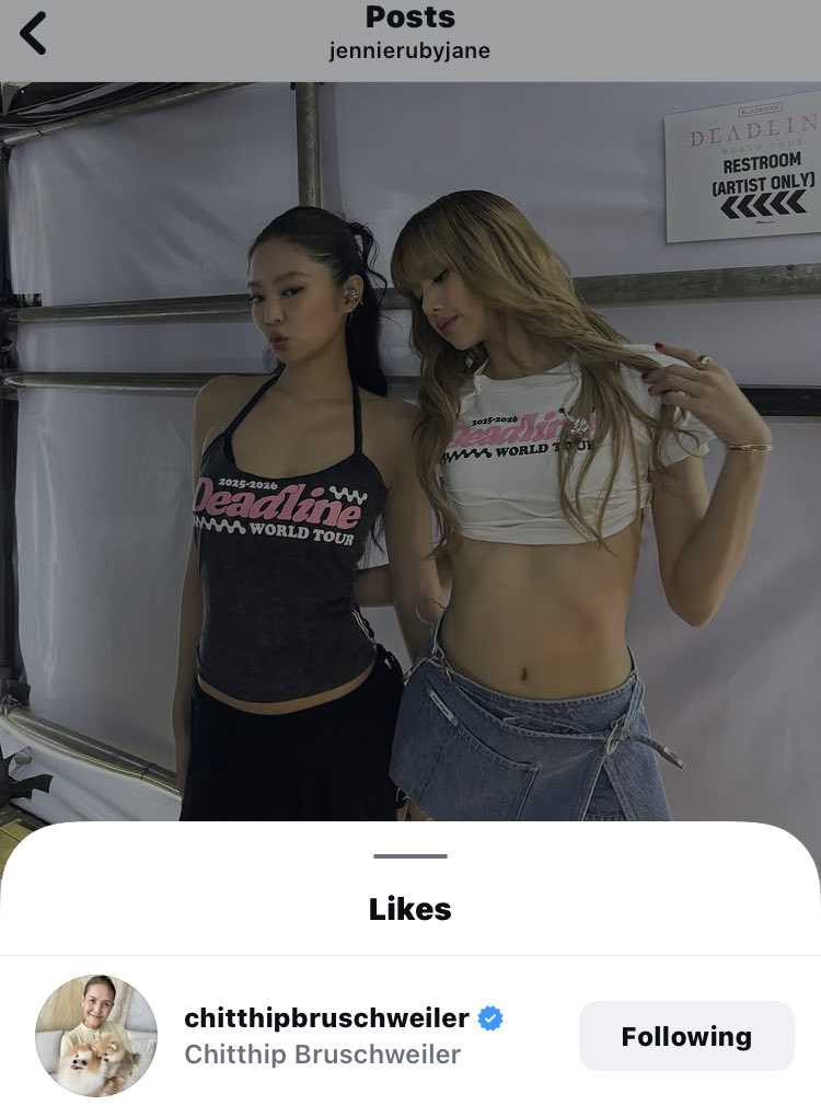 哈哈哈啊，小五的妈妈点赞了妮妮的帖子，里面有Jenlisa~哟~ ​​​