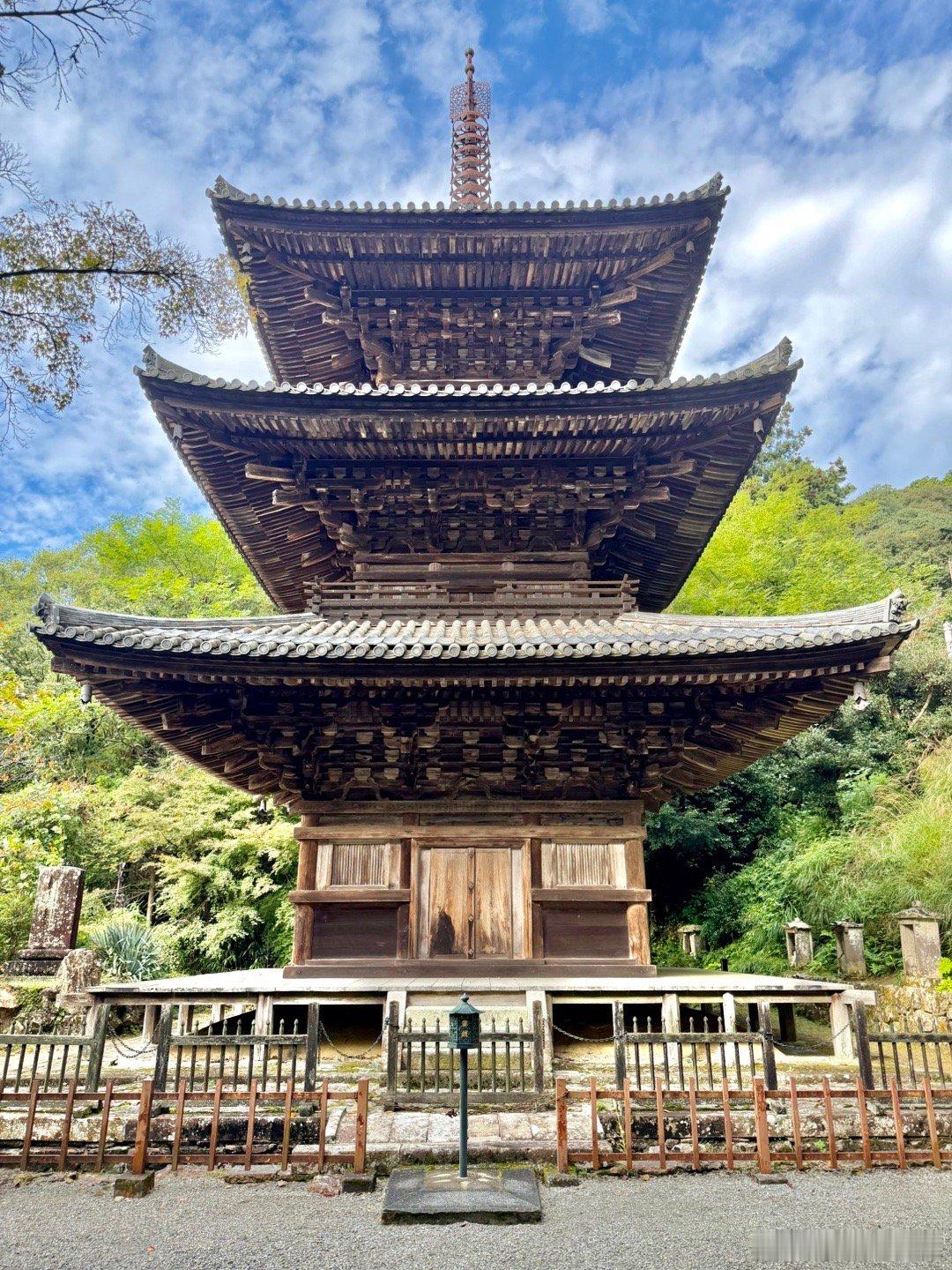 一乘寺。兵库县国宝古迹。（补发之前内容）寺庙相传是印度的法道仙人乘坐紫云飞来兴建