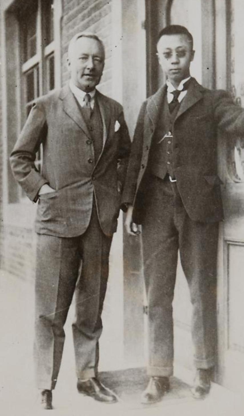 【溥仪用故宫宝物为日本地震捐款】

溥仪在清宫后期，为赢得舆论支持，经常进行慈善