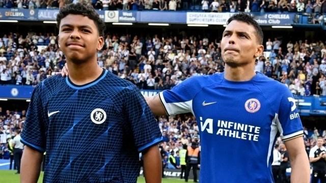 本周，英超切尔西俱乐部与巴西后卫伊萨戈·席尔瓦签订了一份职业合同。年仅17岁的后