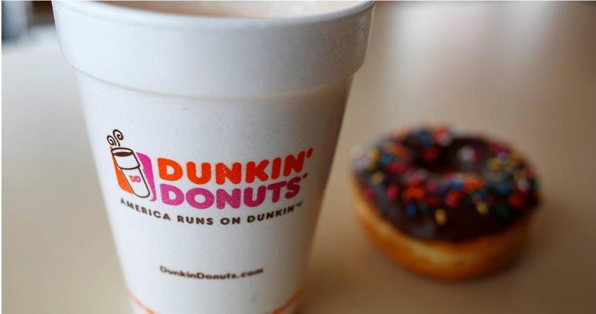 美国乔治亚州一名7旬妇人前往知名甜甜圈连锁品牌「Dunkin' Donuts」消