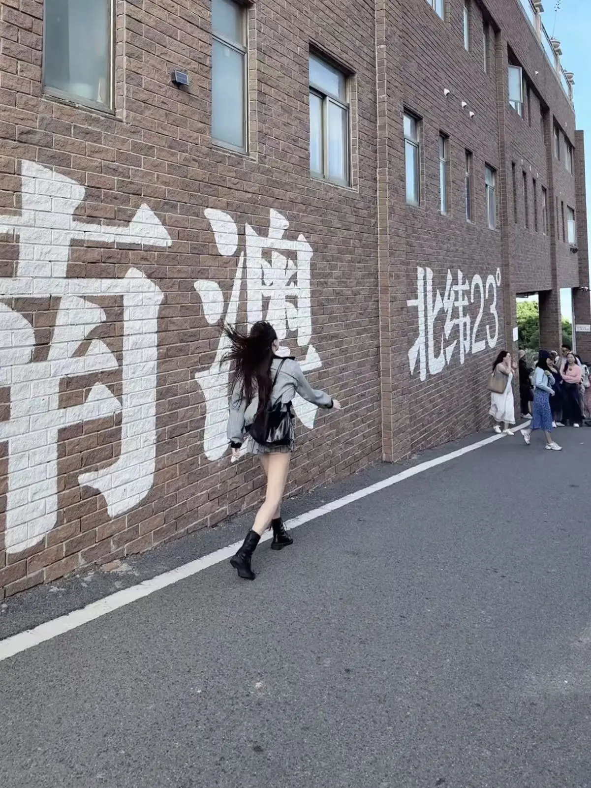 从不害怕失去人生来赤裸 。从不害怕失去人生来赤裸 得到什么都是赚到 展开