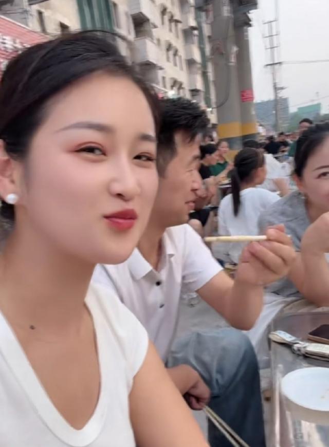 贵州一女子炫耀自己的男闺蜜：老公能干的他能干，老公不能给的，他能给！

一段来自