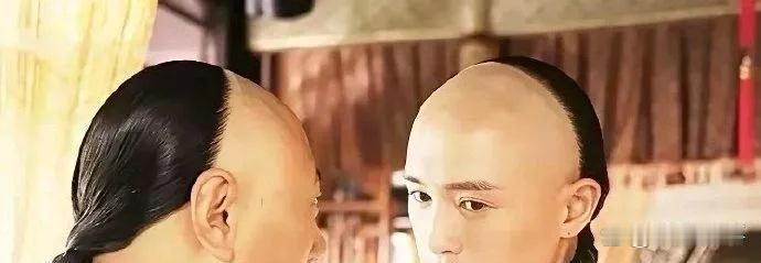 我去，原来清朝的辫子长这样，电视剧里已经美化过了 