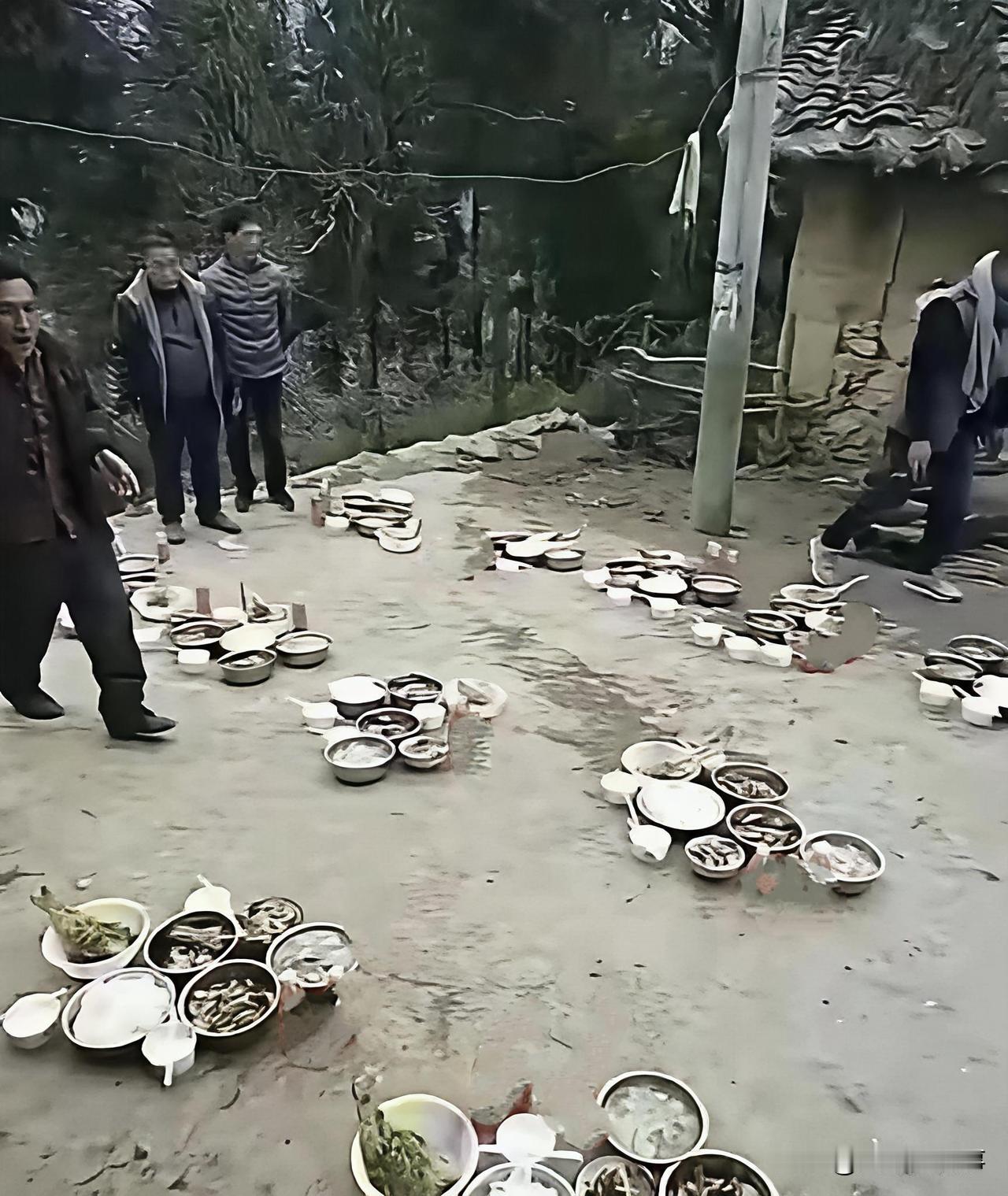 50年前，我还在农村生产队任会计，常去公社开会学习。那时说的三级会议，也就是生产