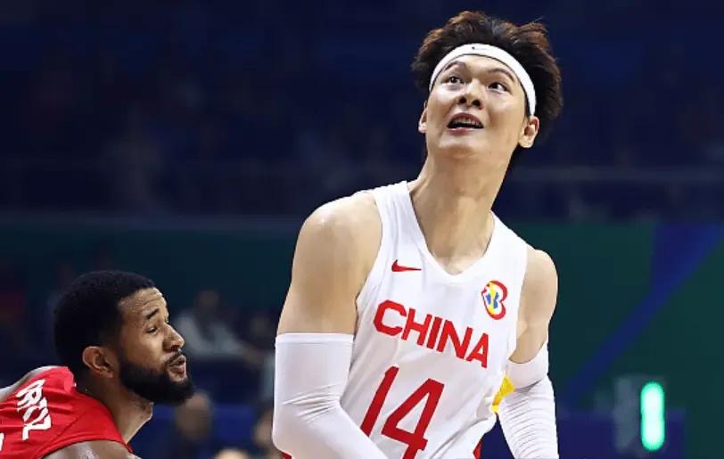 下王哲林，上胡金秋!
乔帅真想通了!这次排位赛打安哥拉，王哲林一分钟没打，出场时