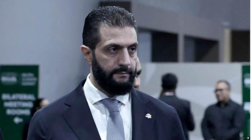 叙利亚总统艾哈迈德·沙拉抵达美国，将与特朗普举行会晤
叙利亚总统艾哈迈德·沙拉抵