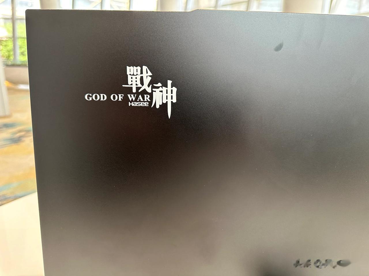 延续了这么多年，这次神舟换上了全新的logo，和老logo相比，加入了红色光效，