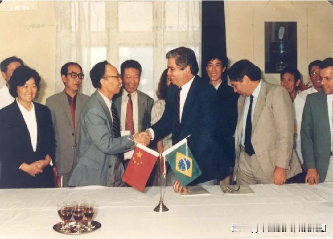 中国航天史上的今天【1988年8月22日中巴研制机构签署研制资源卫星的协议书】1
