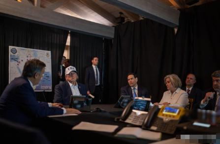 伊朗给全世界的一课

如果美国在你身边集结了庞大的武装力量，却与你进行“和平解决