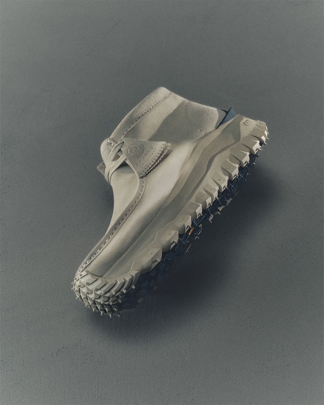 Moncler 正式发布 2026 秋冬鞋履系列，涵盖 Clarks Origi