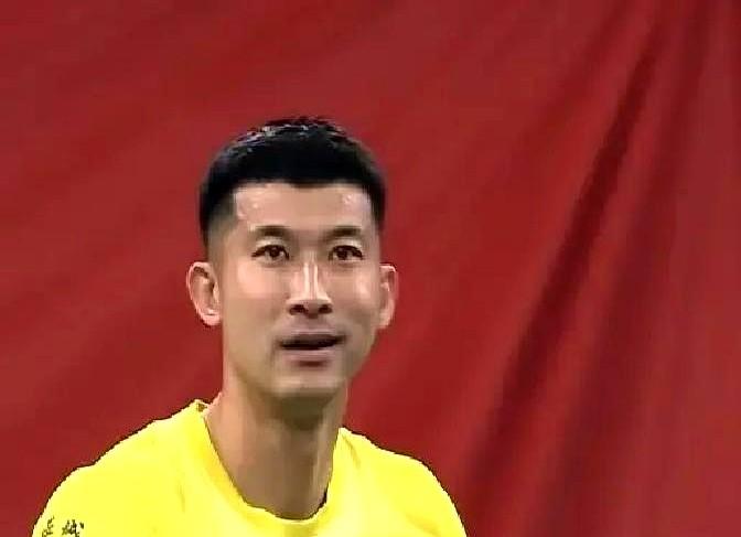 什么战术板？看看刘殿座那张脸就够了。

上半场2:0领先，下半场直接崩盘被连灌三