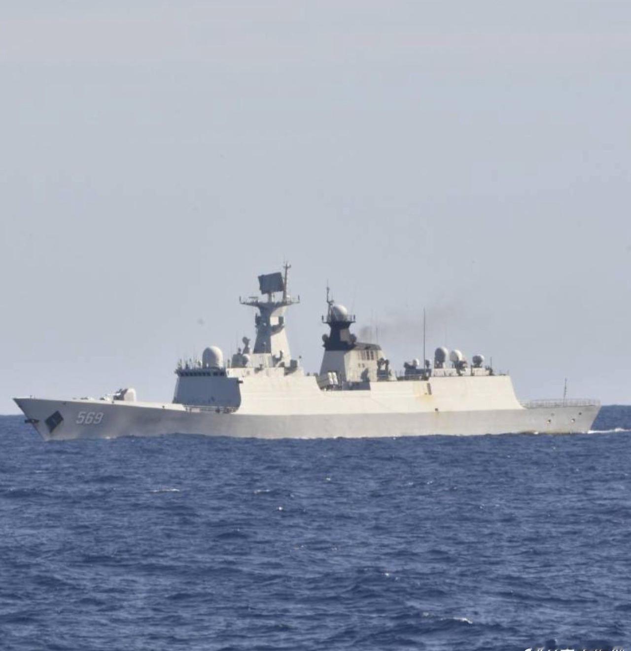 菲律宾媒体称，中国海军054A型导弹护卫舰“玉林”舰出现在距离菲律宾卡彭斯岛41