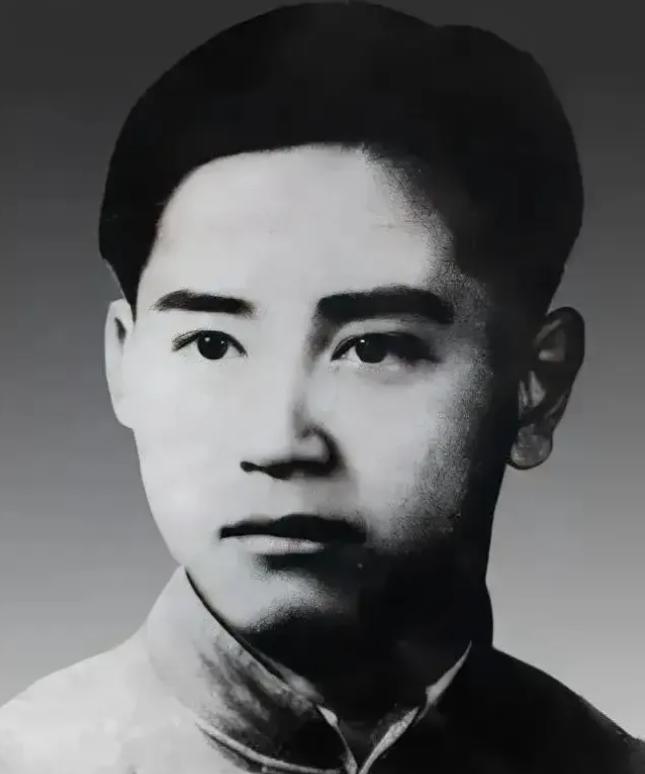 1948年，刘国志被捕，他的五哥大惊，专程从香港飞到重庆，拿着一张空白支票送给了