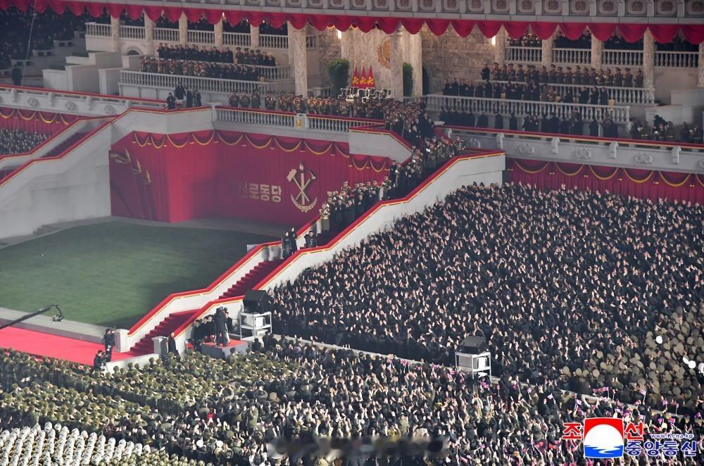 纪念朝鲜劳动党第九次代表大会阅兵式隆重举行 5 