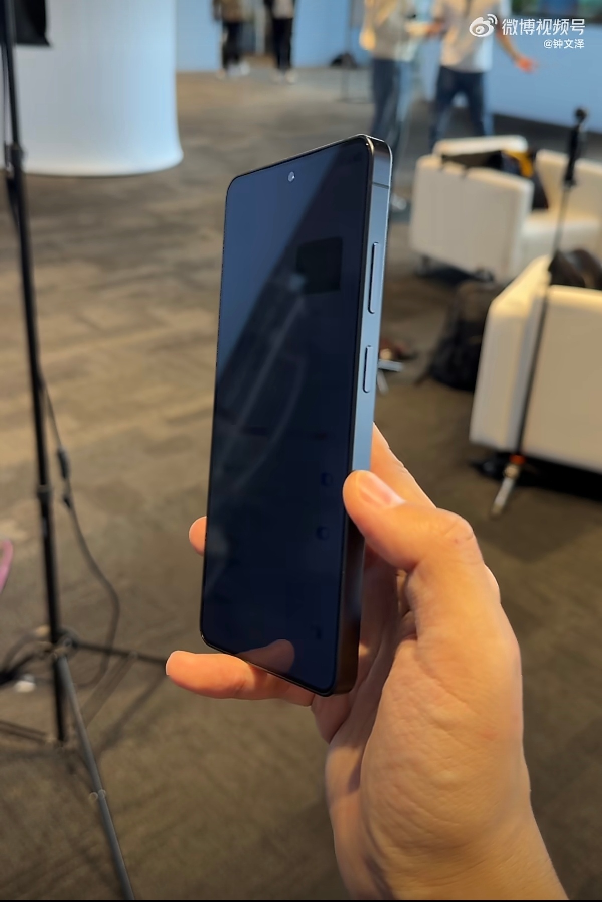 三星S26 Ultra支持硬件级的防窥了可以手动开关，还可以选择局部防窥（消息弹