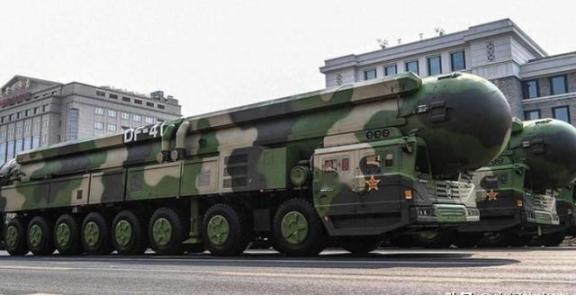 中美开战，美若使用声波武器，视为使用核武，原因是它比核武还狠，中国有核反击的权力