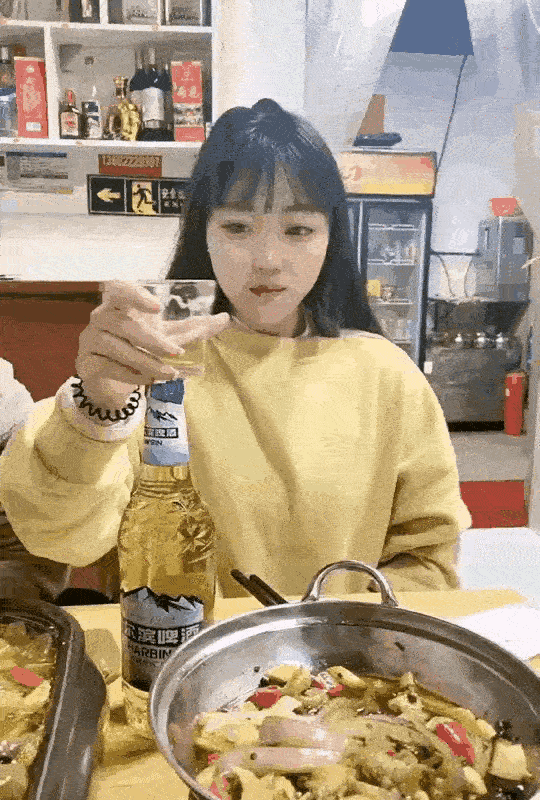 妹子能说说这是什么原理吗？为什么我敲不是这样的？