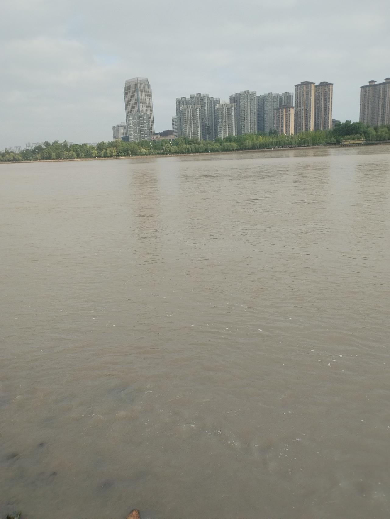 一木二林三为森
这是公认度最高的经典下联，拆字逻辑和上联完全严丝合缝：以“木”为