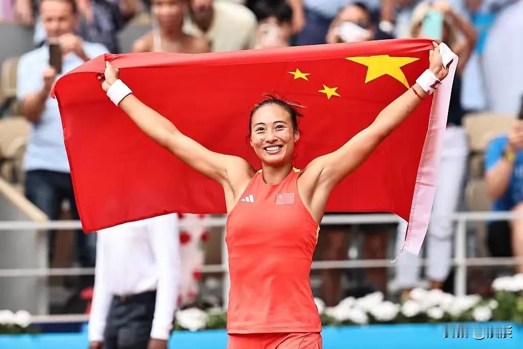 🎈巴黎奥运会金牌——中国首枚网球项目单打金牌得主。
🎈澳网亚军——中国最年轻
