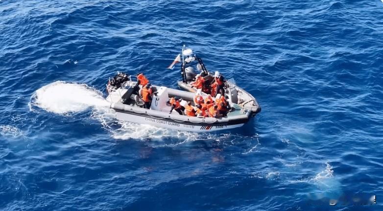 “农夫与蛇”的故事再重演

2025年底至2026年初，中国海军、海警先后两次在