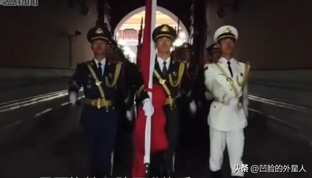 2024年没人预料到，之前被誉为“最美升旗手”的退伍军人张自轩，竟然在回到地方仅