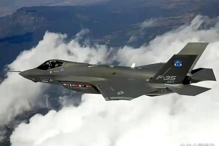 为什么在空战时不先打掉对方的预警机？这么说吧，想打落预警机几乎是做梦，导弹打过去