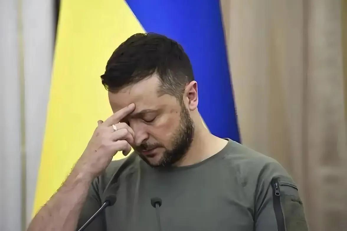 泽连斯基慌了，1日公然叫板特朗普，“乌克兰不会割地求和的！”
他似乎预感到，特朗