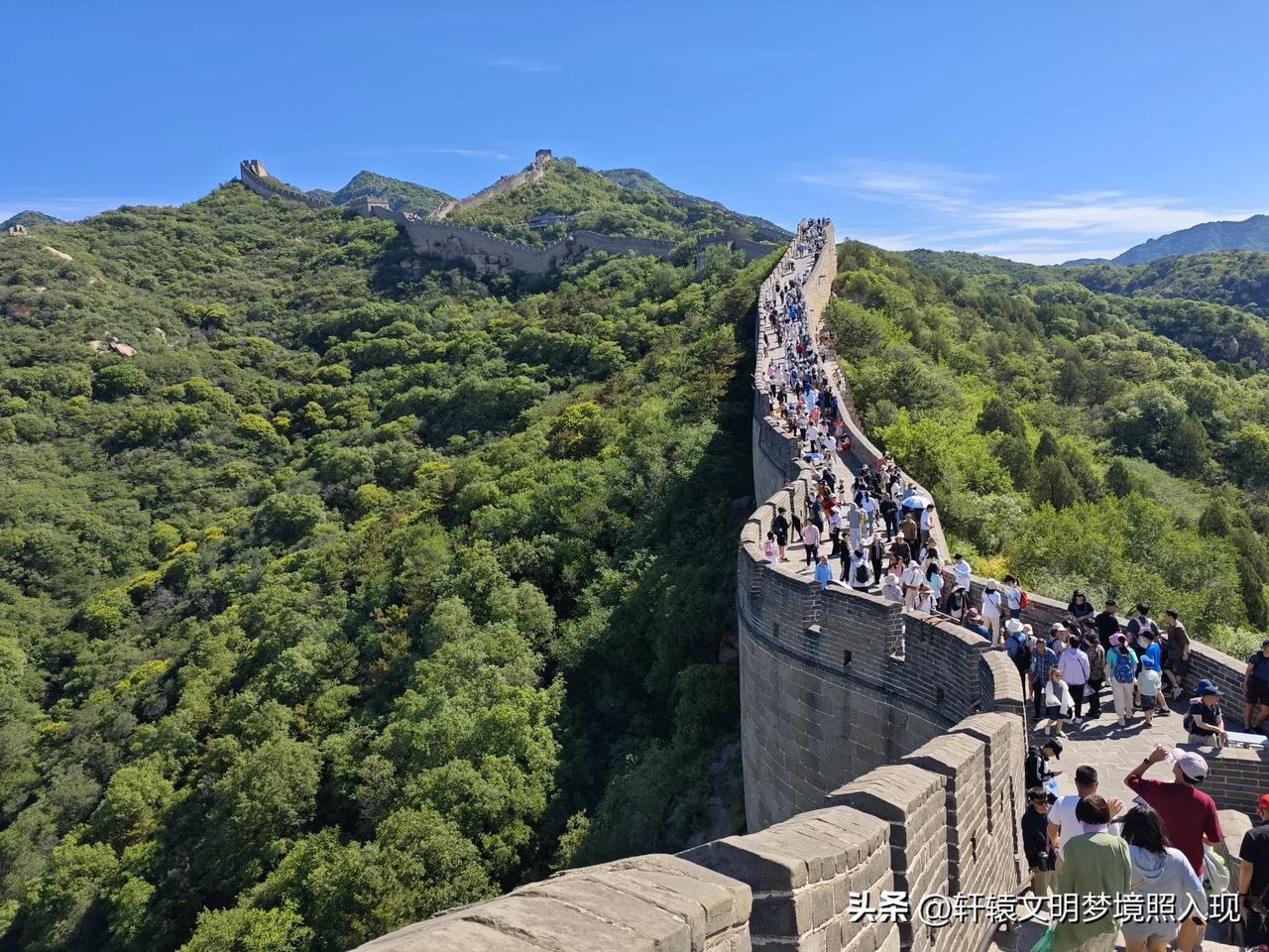 感受长城实际体验，正常中青年爬到北八楼再返回出入口，整个过程很轻松，两个多小时就